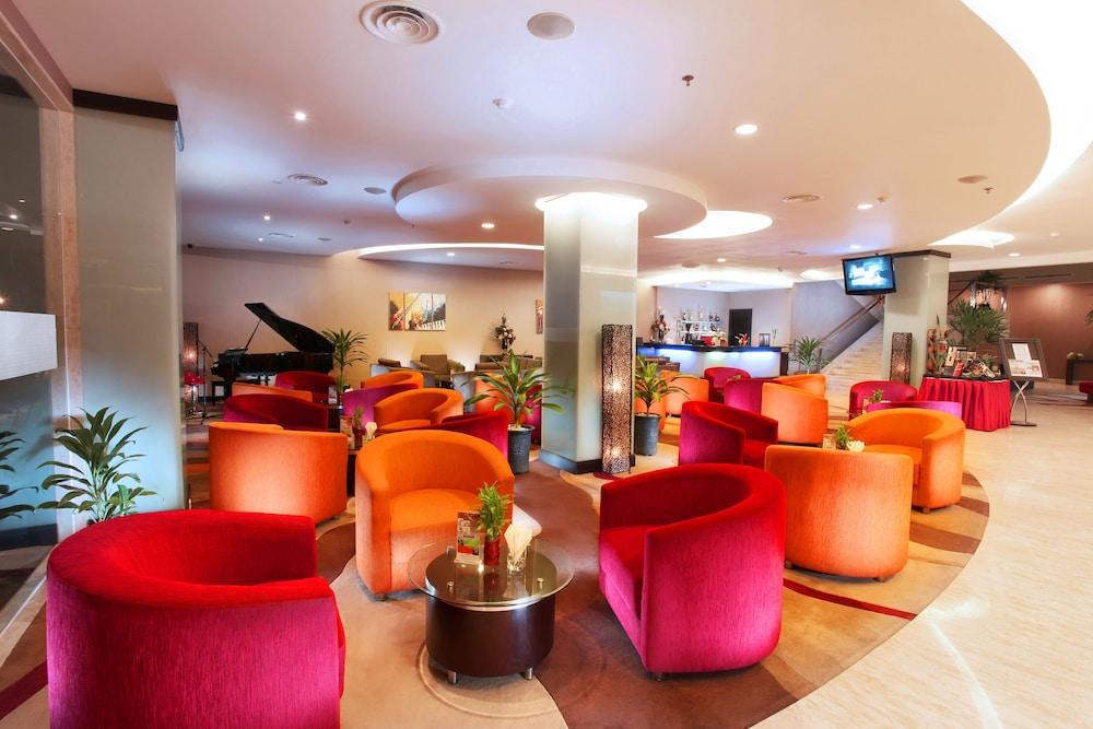 Swiss-Belhotel Kendari Exterior photo