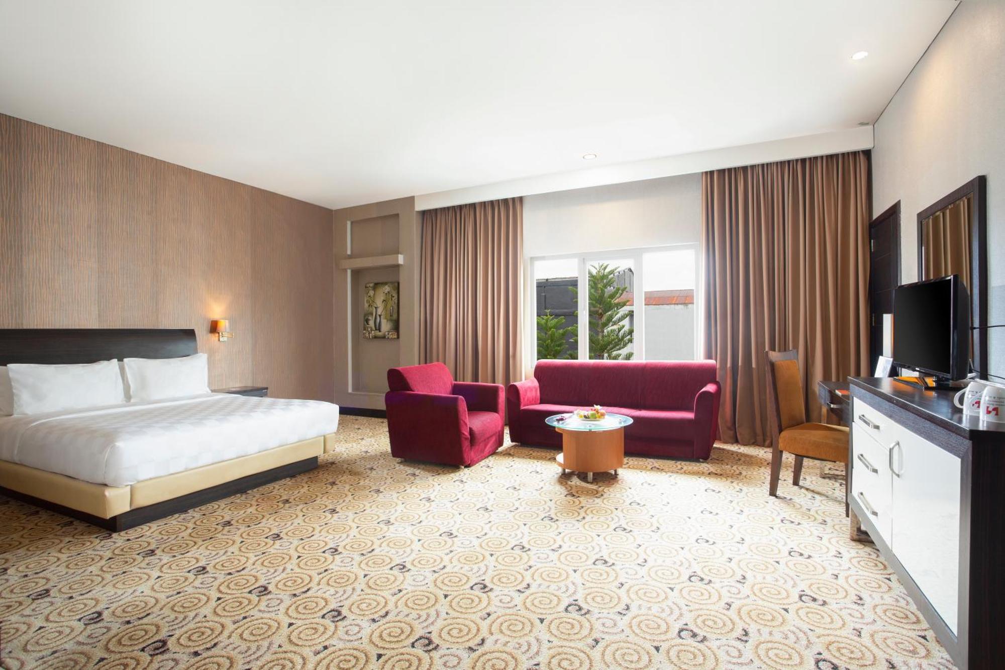 Swiss-Belhotel Kendari Exterior photo