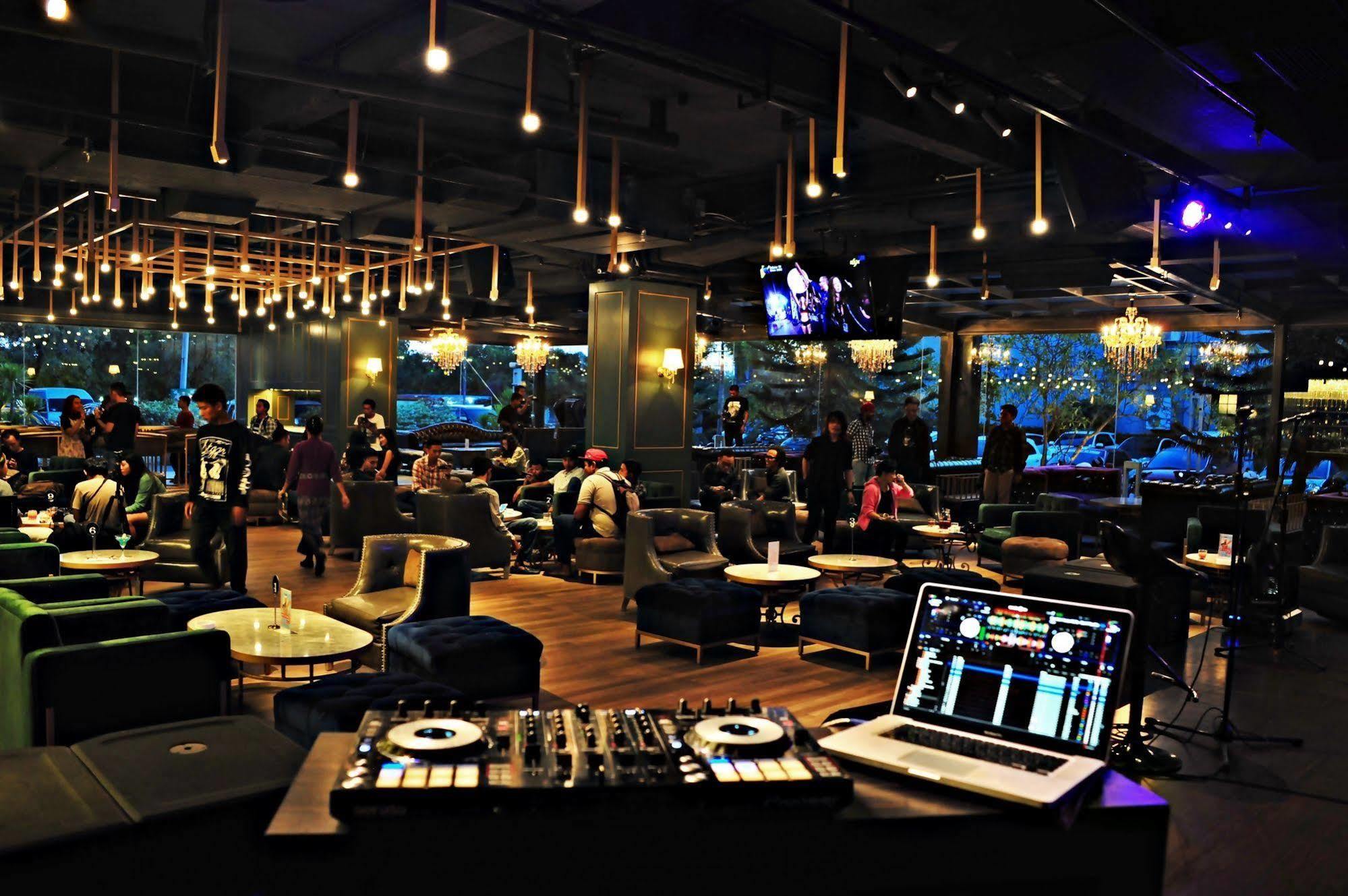 Swiss-Belhotel Kendari Exterior photo